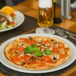 Roca Restaurant Und Hotel