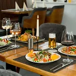 Hotel Roca Restaurant Und