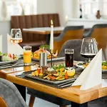 Hotel Roca Restaurant Und