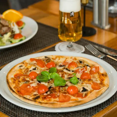 Roca Restaurant Und Hotel