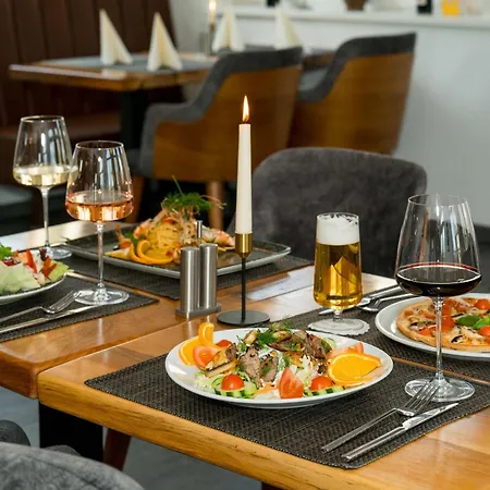 Hotel Roca Restaurant Und