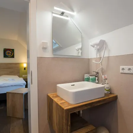 Hotel Roca Restaurant Und Bommersheim