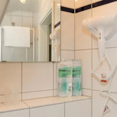 Roca Restaurant Und *