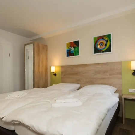 Hotel Roca Restaurant Und