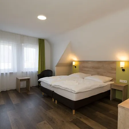 Hotel Roca Restaurant Und