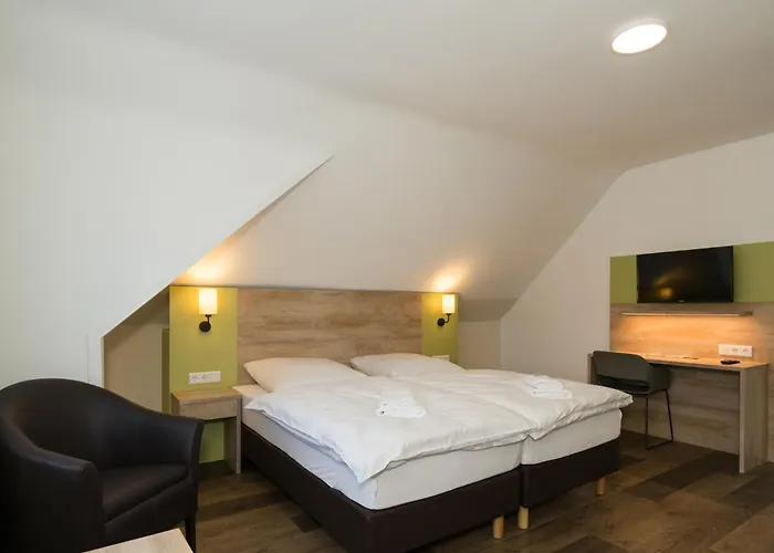 Roca Restaurant Und فندق