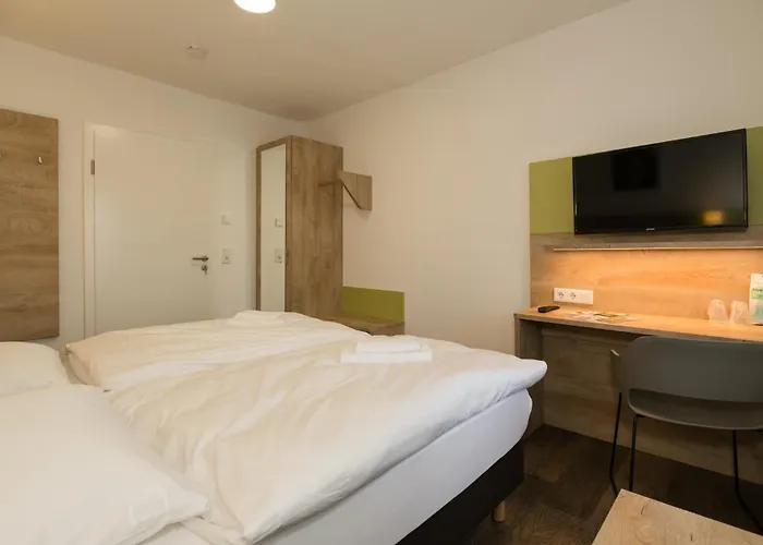 Roca Restaurant Und فندق Bommersheim