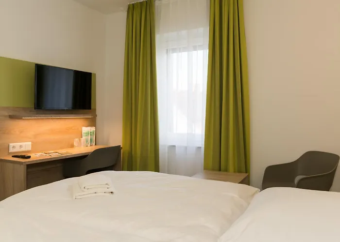 Roca Restaurant Und فندق Bommersheim