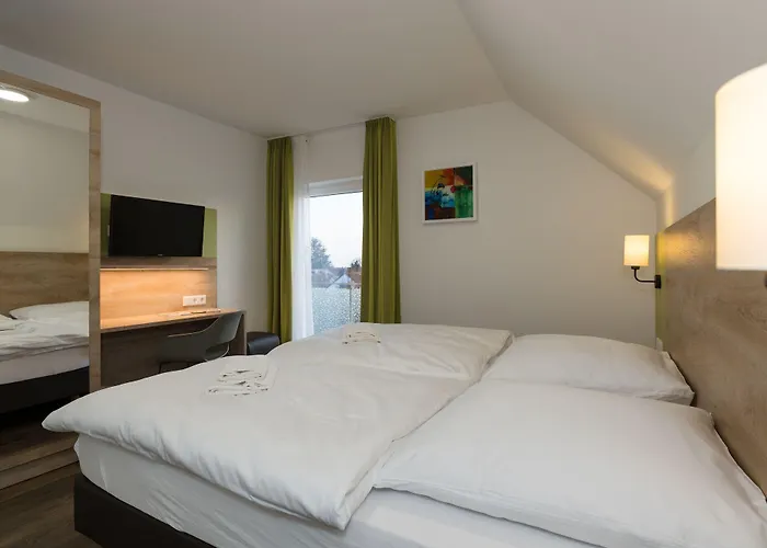 Roca Restaurant Und *